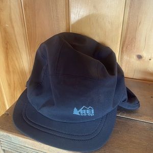 REI insulated Wateproof Hat